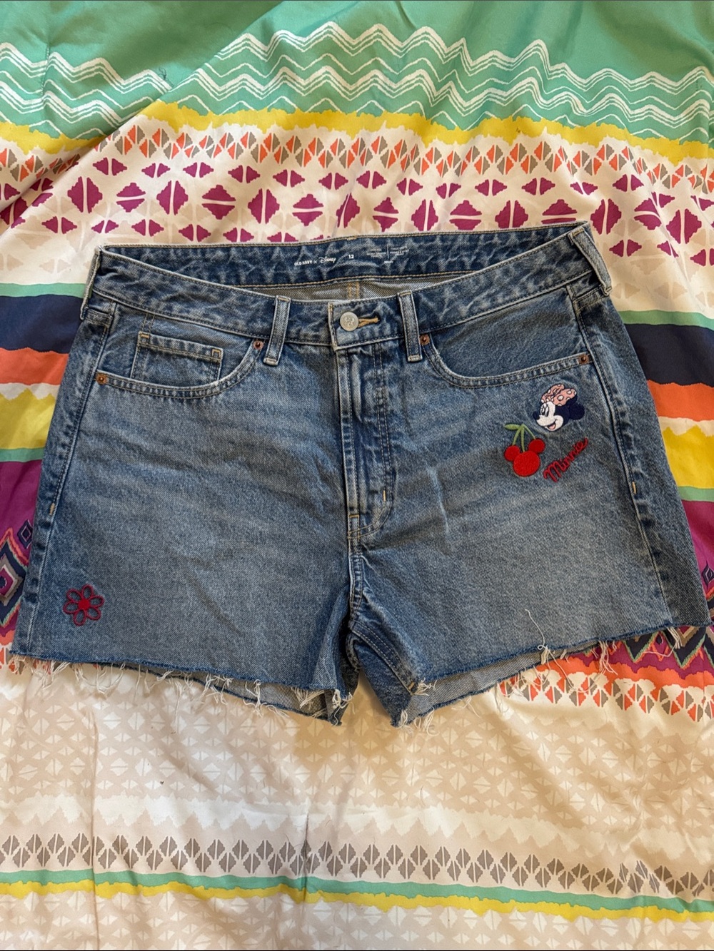 Old Navy Blue Denim Embroidered Minnie Cutoff Shorts Size 12 New Without Tags